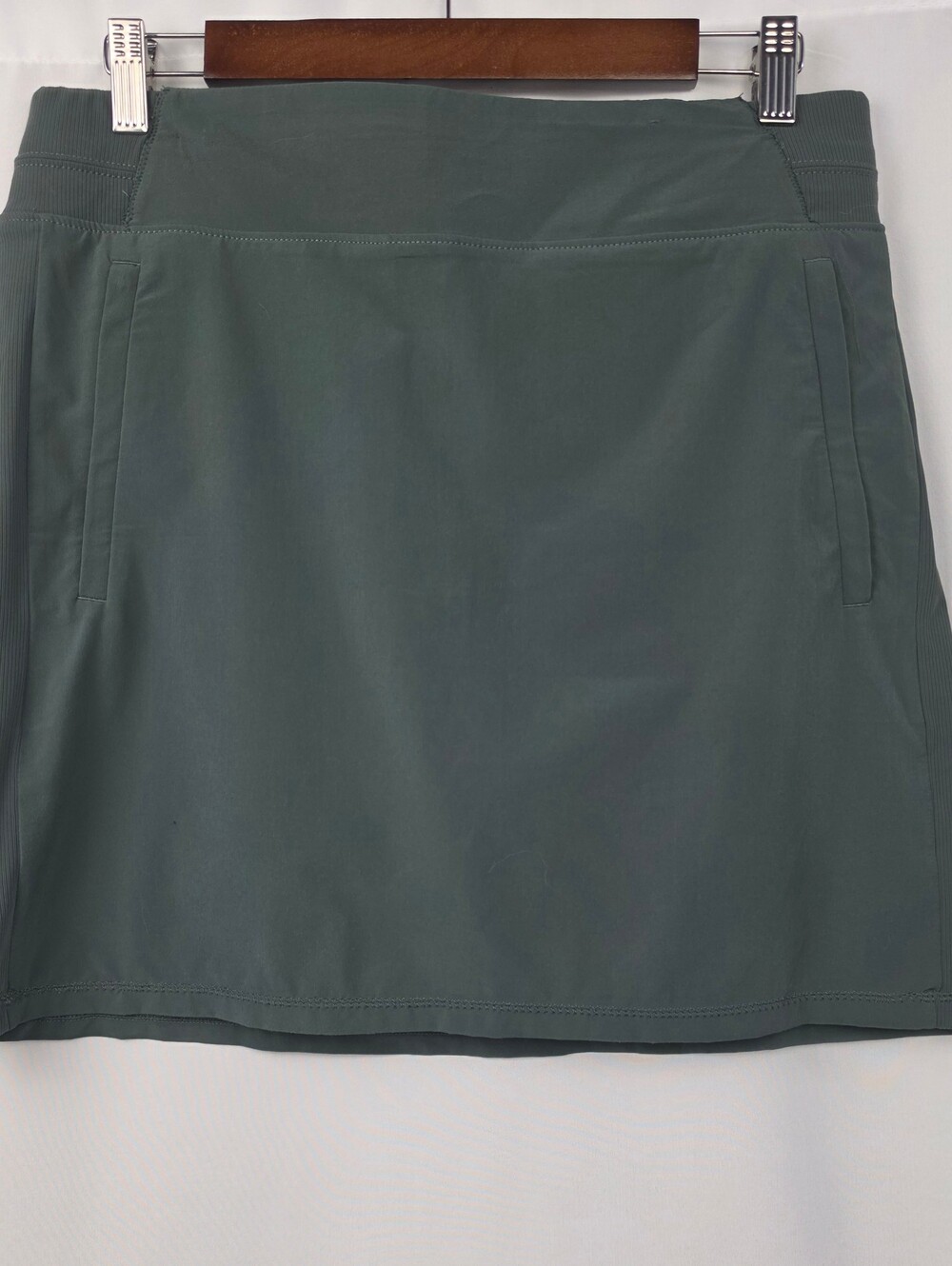 Athleta Skort Size 10 Dark Sage Green Built In Shorts Stretch Pockets